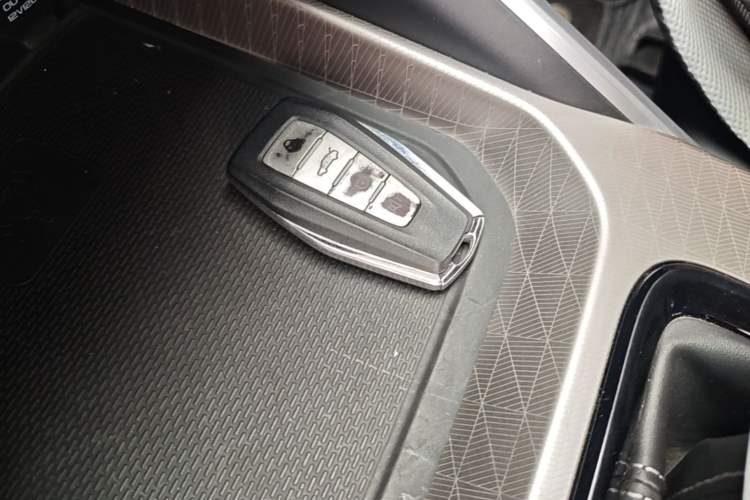 Used Geely Auto Emgrand 2022 4th Generation 1.5L CVT Luxury Model Vehicle Key
