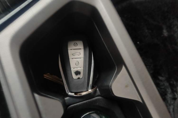 Used Geely Auto Emgrand 2022 4th Generation 1.5L CVT Luxury Model Vehicle Key