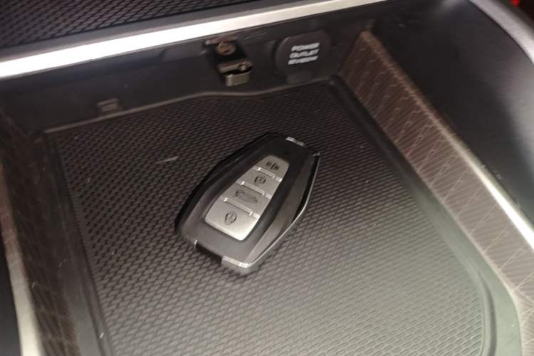Used Geely Auto Emgrand 2022 4th Generation 1.5L CVT Luxury Model Vehicle Key