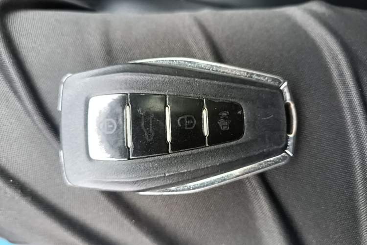 Used Geely Auto Emgrand 2022 4th Generation 1.5L CVT Luxury Model Vehicle Key