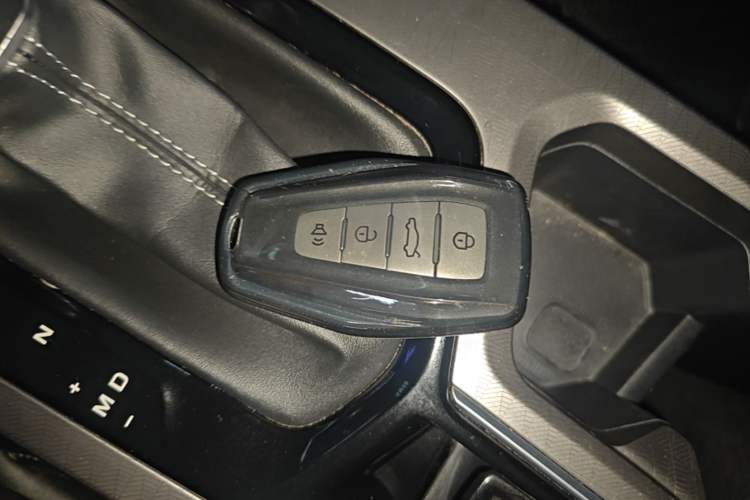 Used Geely Auto Emgrand 2022 4th Generation 1.5L CVT Luxury Model Vehicle Key