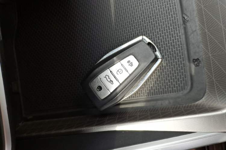 Used Geely Auto Emgrand 2022 4th Generation 1.5L CVT Elite Model Vehicle Key
