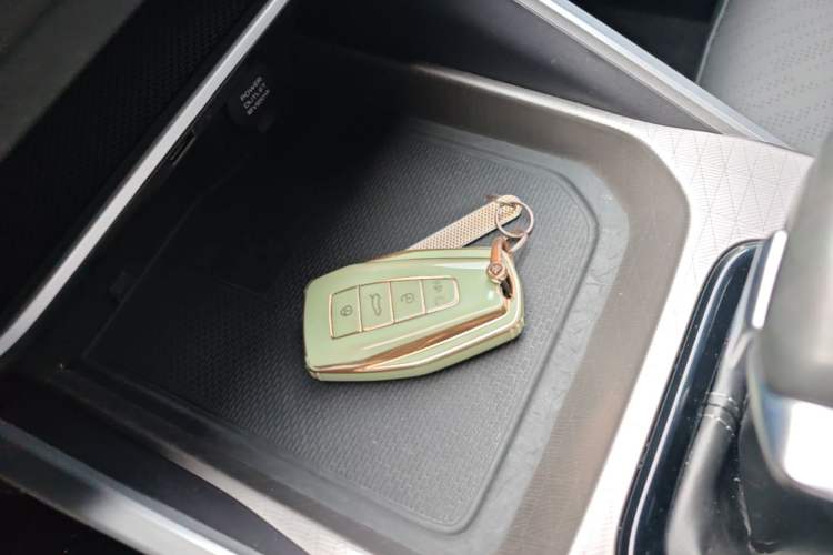 Used Geely Auto Emgrand 2022 4th Generation 1.5L CVT Luxury Model Vehicle Key
