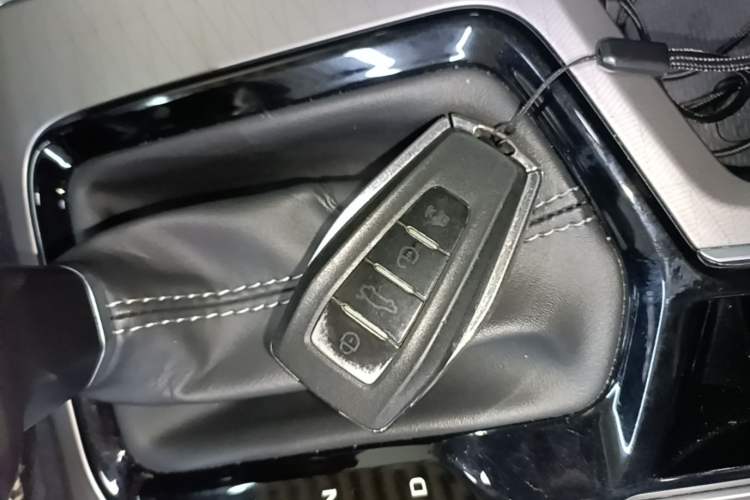 Used Geely Auto Emgrand 2022 4th Generation 1.5L CVT Luxury Model Vehicle Key