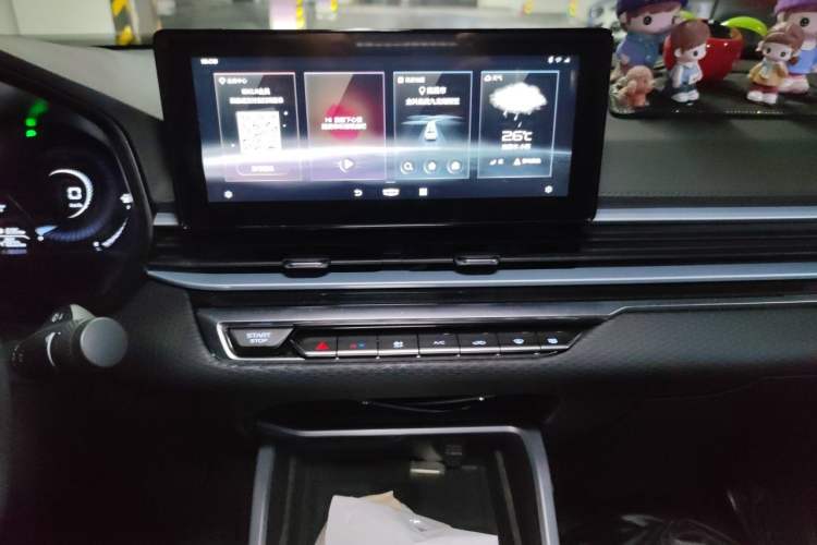 Used Geely Auto Emgrand 2022 4th Generation 1.5L CVT Luxury Model Audio And AC Panel