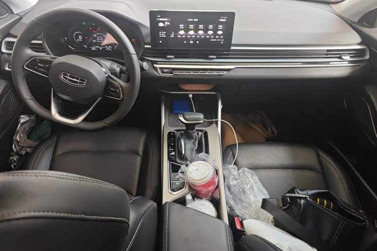 Used Geely Auto Emgrand 2022 4th Generation 1.5L CVT Luxury Model Center Console