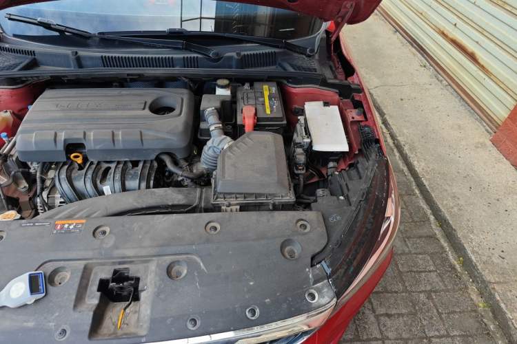 Used Geely Auto Emgrand 2022 4th Generation 1.5L CVT Flagship Model Engine Bay Left