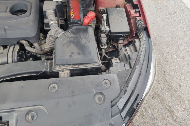 Used Geely Auto Emgrand 2022 4th Generation 1.5L CVT Flagship Model Engine Bay Left