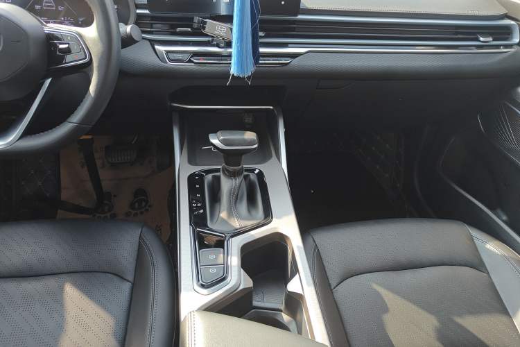 Used Geely Auto Emgrand 2022 4th Generation 1.5L CVT Luxury Model Gear Lever