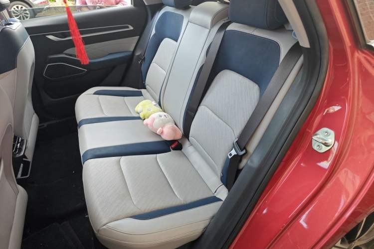 Used Geely Auto Emgrand 2022 4th Generation 1.5L CVT Flagship Model Left Rear Seat