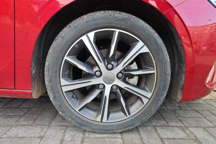 Used Geely Auto Emgrand 2022 4th Generation 1.5L CVT Flagship Model Right Front Wheel Hub