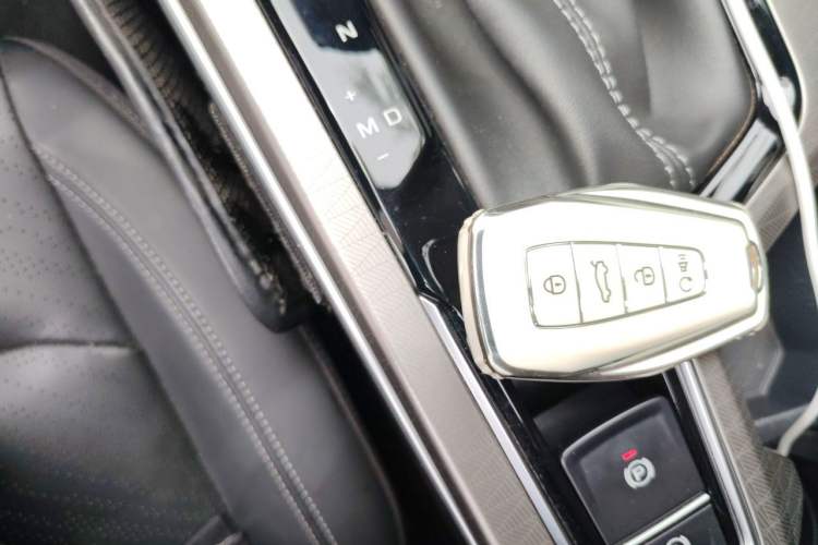 Used Geely Auto Emgrand 2022 4th Generation 1.5L CVT Luxury Model Vehicle Key