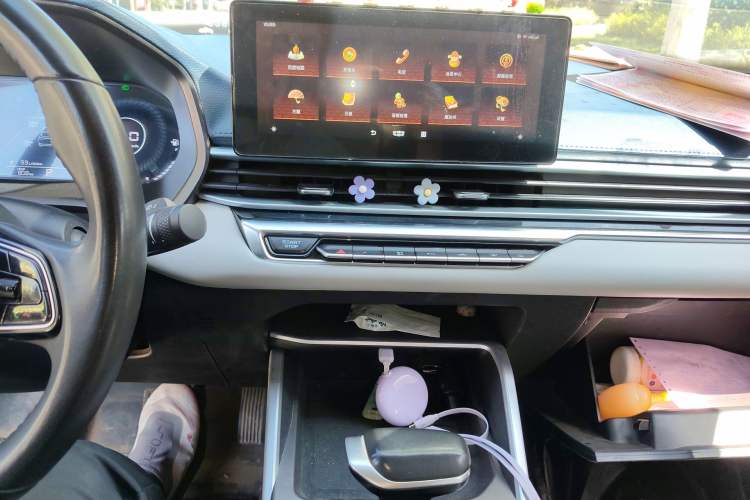 Used Geely Auto Emgrand 2022 4th Generation 1.5L CVT Flagship Model Audio And AC Panel