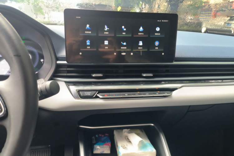 Used Geely Auto Emgrand 2022 4th Generation 1.5L CVT Flagship Model Audio And AC Panel