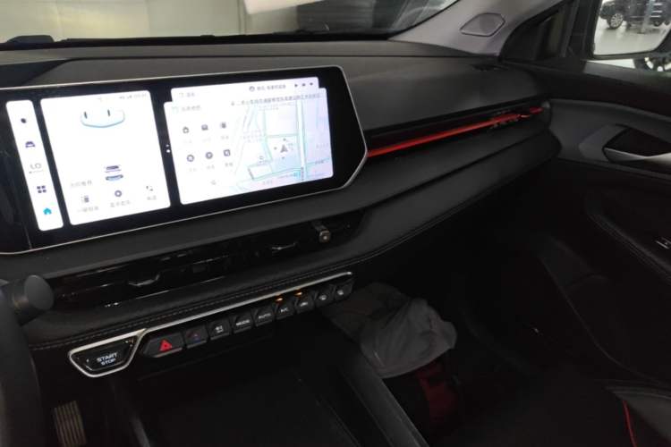 Used Geely Auto Emgrand 2022 4th Generation 1.5L CVT Flagship Model Audio And AC Panel