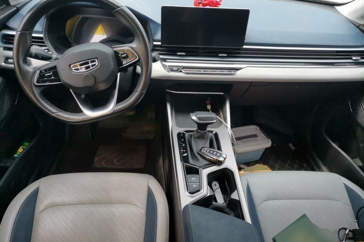 Used Geely Auto Emgrand 2022 4th Generation 1.5L CVT Flagship Model Center Console