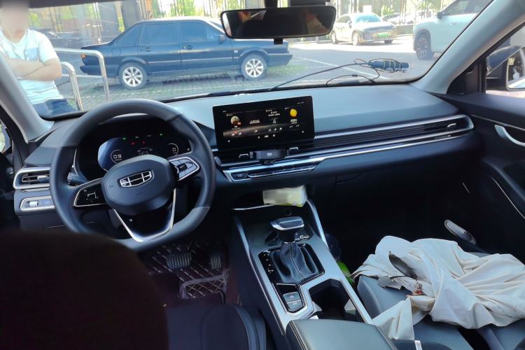 Used Geely Auto Emgrand 2022 4th Generation 1.5L CVT Luxury Model Center Console