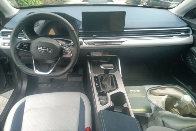 Used Geely Auto Emgrand 2022 4th Generation 1.5L CVT Flagship Model Center Console
