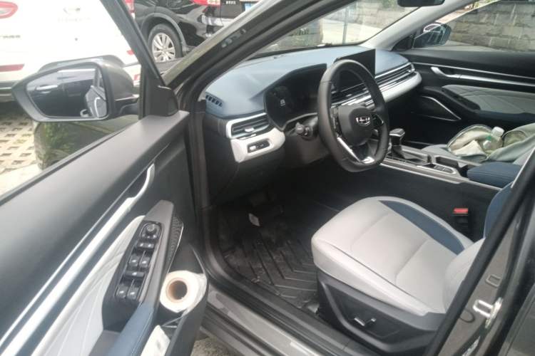 Used Geely Auto Emgrand 2022 4th Generation 1.5L CVT Flagship Model Driver Seat