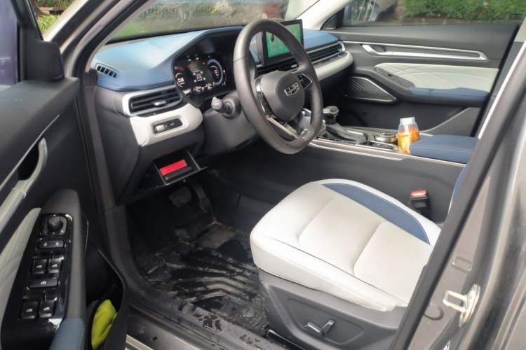 Used Geely Auto Emgrand 2022 4th Generation 1.5L CVT Flagship Model Driver Seat