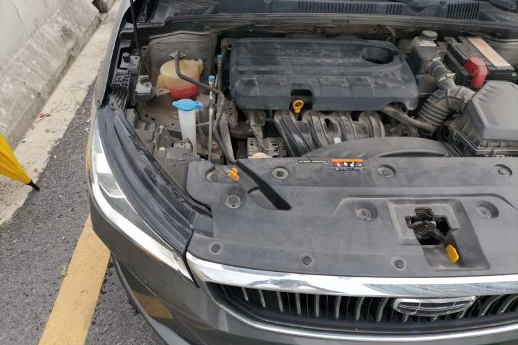Used Geely Auto Emgrand 2022 4th Generation 1.5L CVT Flagship Model Engine Bay Right