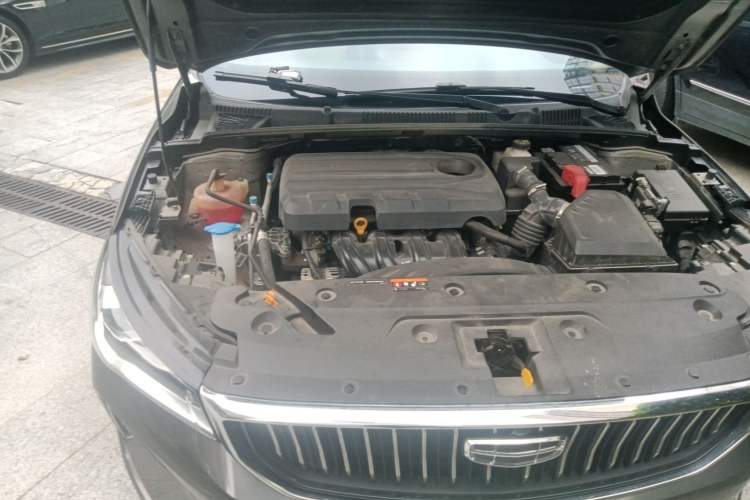 Used Geely Auto Emgrand 2022 4th Generation 1.5L CVT Flagship Model Engine Bay Right