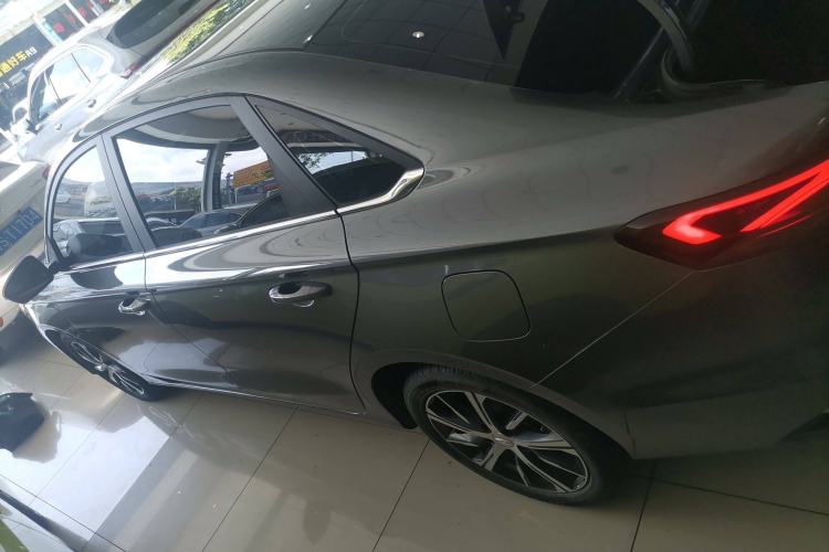 Used Geely Auto Emgrand 2022 4th Generation 1.5L CVT Flagship Model Exterior 3