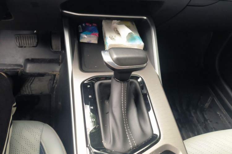 Used Geely Auto Emgrand 2022 4th Generation 1.5L CVT Flagship Model Gear Lever