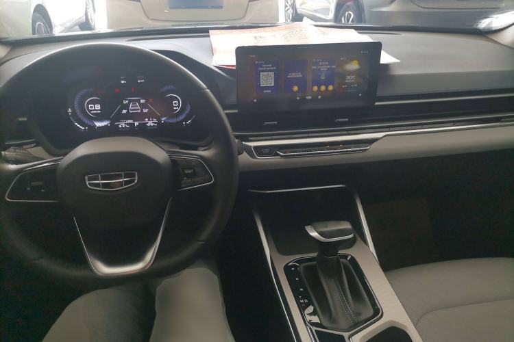 Used Geely Auto Emgrand 2022 4th Generation 1.5L CVT Flagship Model Interior 2
