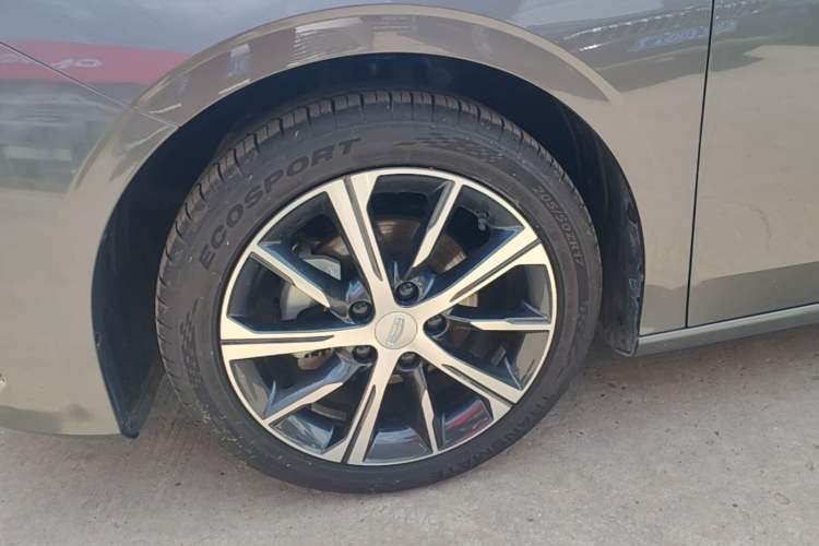 Used Geely Auto Emgrand 2022 4th Generation 1.5L CVT Luxury Model Left Front Wheel Hub
