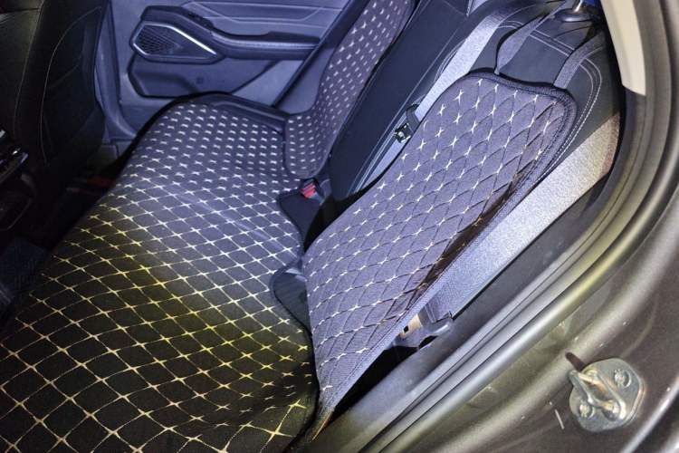 Used Geely Auto Emgrand 2022 4th Generation 1.5L CVT Luxury Model Left Rear Seat