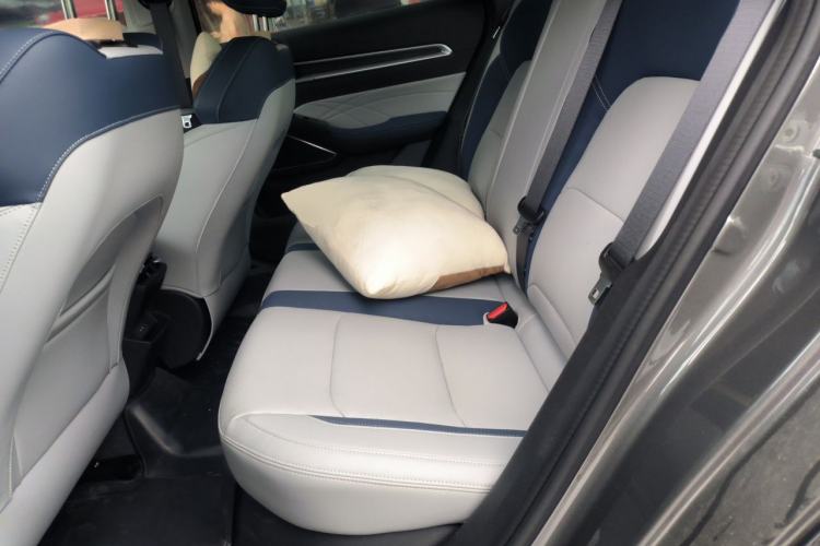 Used Geely Auto Emgrand 2022 4th Generation 1.5L CVT Flagship Model Left Rear Seat
