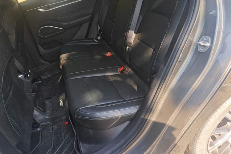 Used Geely Auto Emgrand 2022 4th Generation 1.5L CVT Luxury Model Left Rear Seat