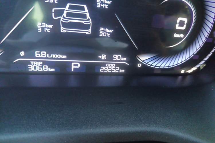 Used Geely Auto Emgrand 2022 4th Generation 1.5L CVT Luxury Model Odometer Close Up