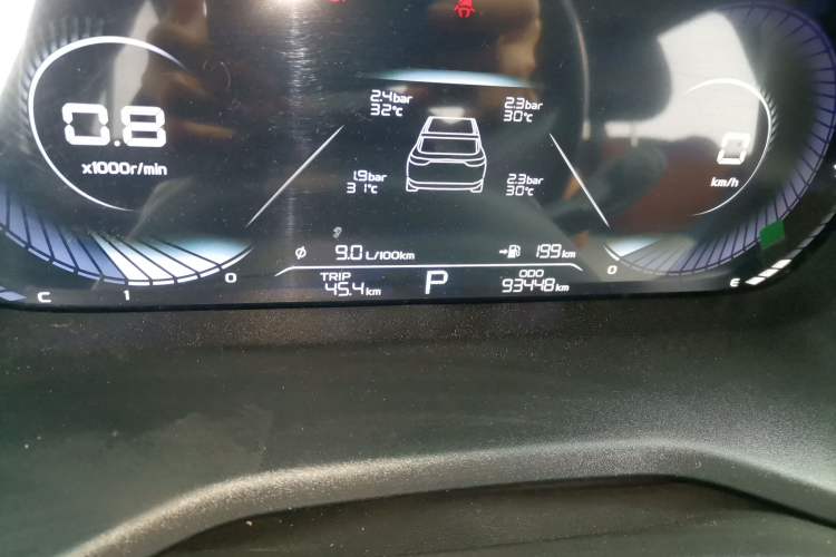 Used Geely Auto Emgrand 2022 4th Generation 1.5L CVT Flagship Model Odometer Close Up