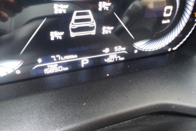 Used Geely Auto Emgrand 2022 4th Generation 1.5L CVT Luxury Model Odometer Close Up