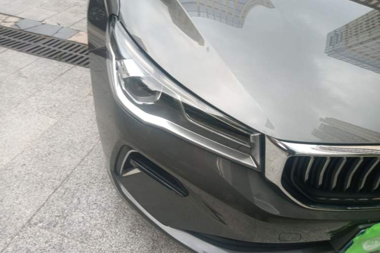 Used Geely Auto Emgrand 2022 4th Generation 1.5L CVT Flagship Model Right Front Headlight