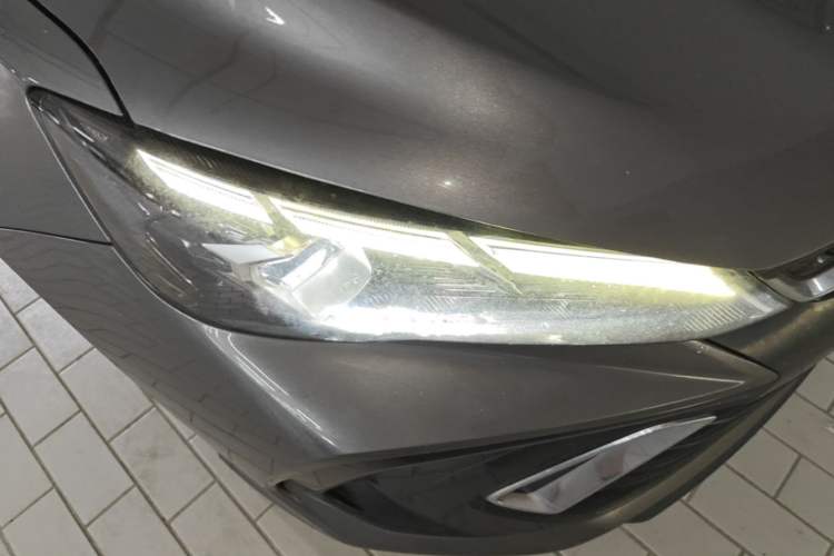 Used Geely Auto Emgrand 2022 4th Generation 1.5L CVT Flagship Model Right Front Headlight