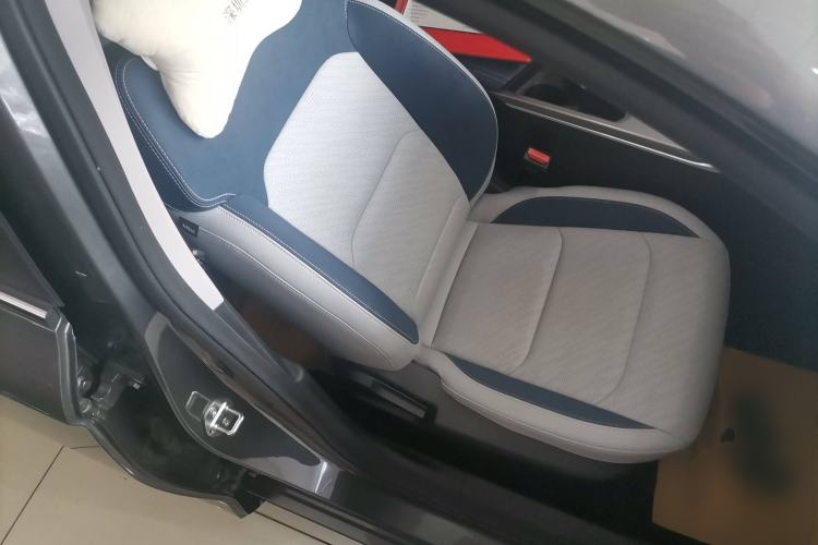 Used Geely Auto Emgrand 2022 4th Generation 1.5L CVT Flagship Model Right Front Seat