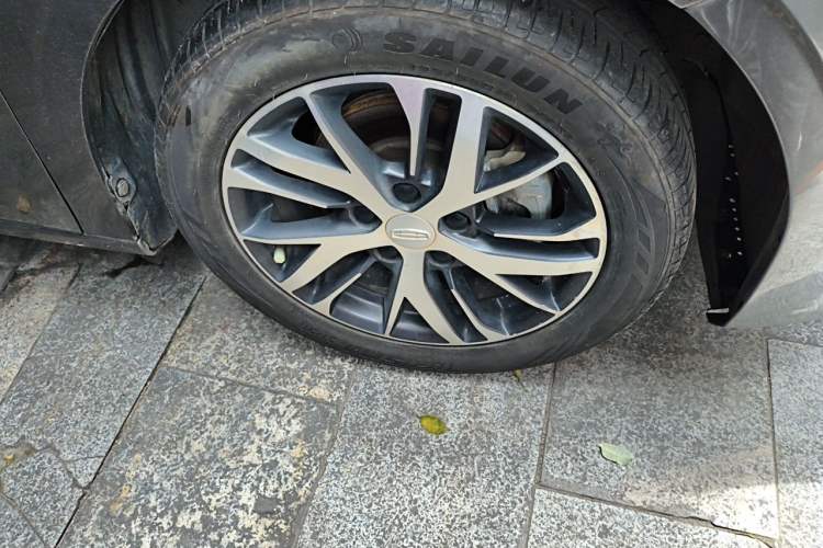 Used Geely Auto Emgrand 2022 4th Generation 1.5L CVT Luxury Model Right Front Wheel Hub