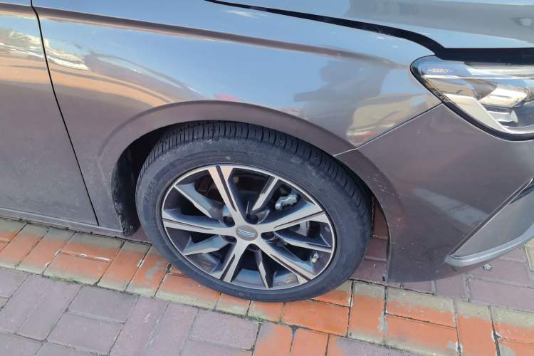 Used Geely Auto Emgrand 2022 4th Generation 1.5L CVT Luxury Model Right Front Wheel Hub