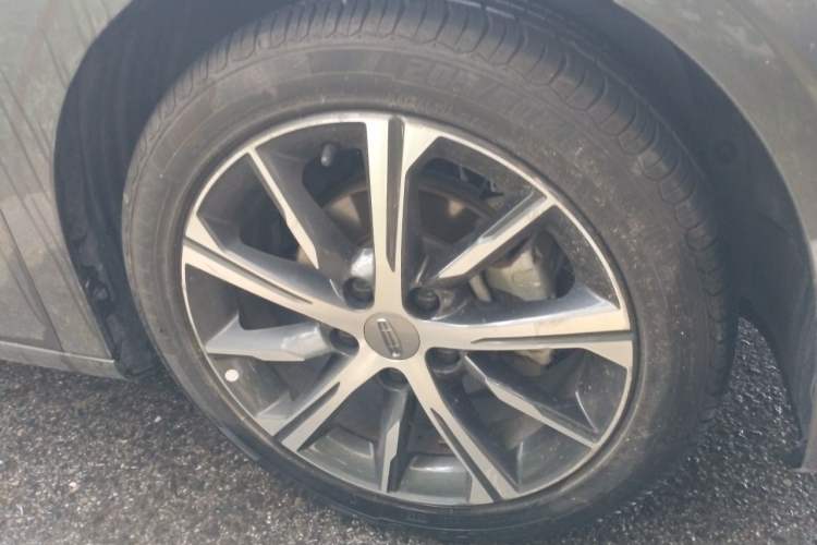 Used Geely Auto Emgrand 2022 4th Generation 1.5L CVT Luxury Model Right Front Wheel Hub