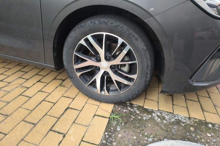 Used Geely Auto Emgrand 2022 4th Generation 1.5L CVT Elite Model Right Front Wheel Hub