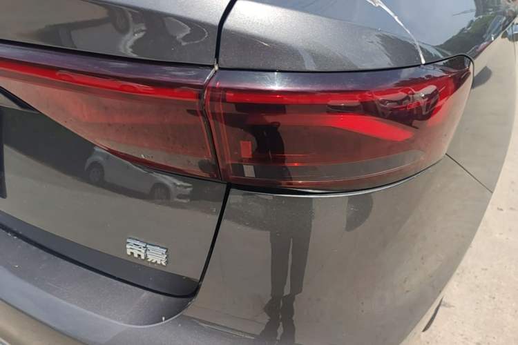 Used Geely Auto Emgrand 2022 4th Generation 1.5L CVT Luxury Model Right Rear Taillight