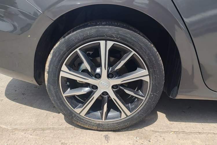 Used Geely Auto Emgrand 2022 4th Generation 1.5L CVT Luxury Model Right Rear Wheel Hub