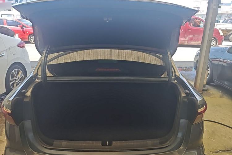 Used Geely Auto Emgrand 2022 4th Generation 1.5L CVT Flagship Model Trunk