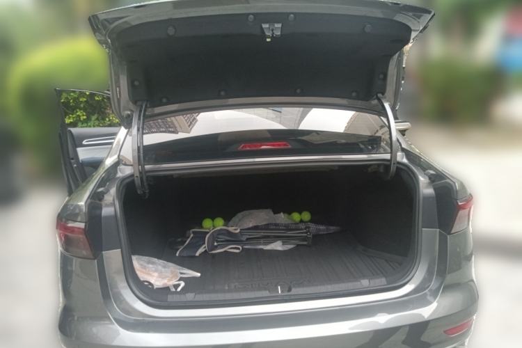 Used Geely Auto Emgrand 2022 4th Generation 1.5L CVT Flagship Model Trunk