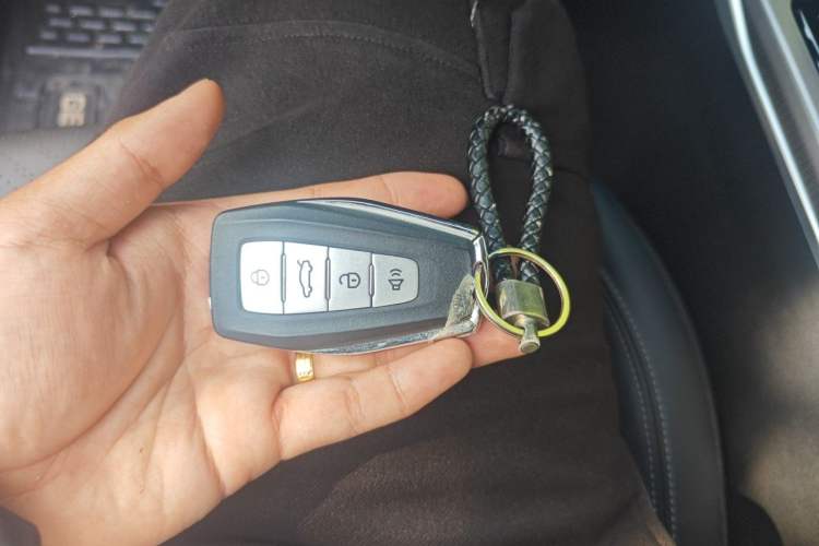 Used Geely Auto Emgrand 2022 4th Generation 1.5L CVT Luxury Model Vehicle Key