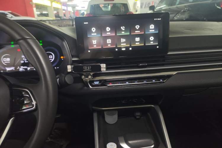 Used Geely Auto Emgrand 2022 4th Generation 1.5L CVT Luxury Model Audio And AC Panel