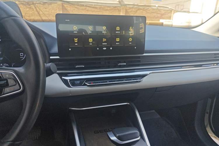 Used Geely Auto Emgrand 2022 4th Generation 1.5L CVT Flagship Model Audio And AC Panel